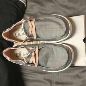Women's size 7 Hey Dude shoes